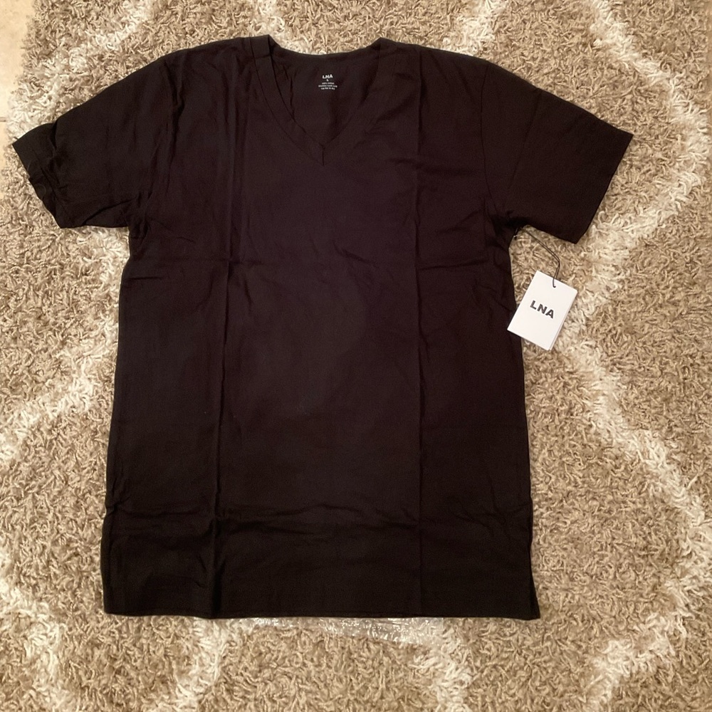LNA NEW BLACK SHORT SLEEVE V NECK T-SHIRT HAVE 2